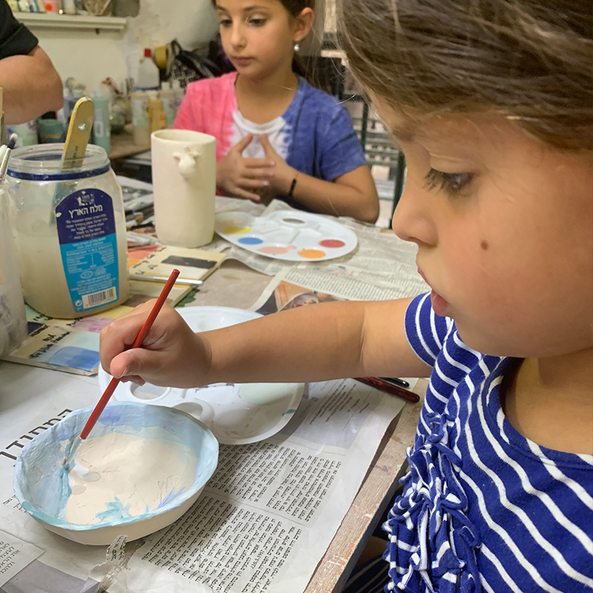 PAINTING ARTISANAL POTTERY